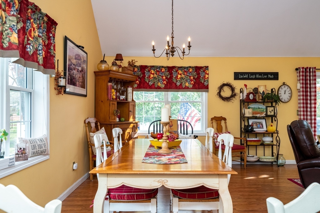 Seabrook, New Hampshire, 03874, United States, 3 Bedrooms Bedrooms, ,2 BathroomsBathrooms,Residential,For Sale,1989361