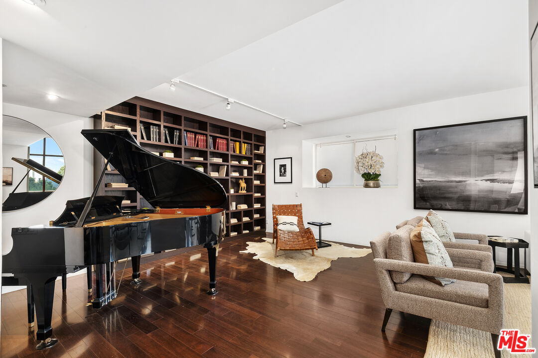 Los Angeles, California, 90024, United States, 2 Bedrooms Bedrooms, ,2 BathroomsBathrooms,Residential,For Sale,1917928