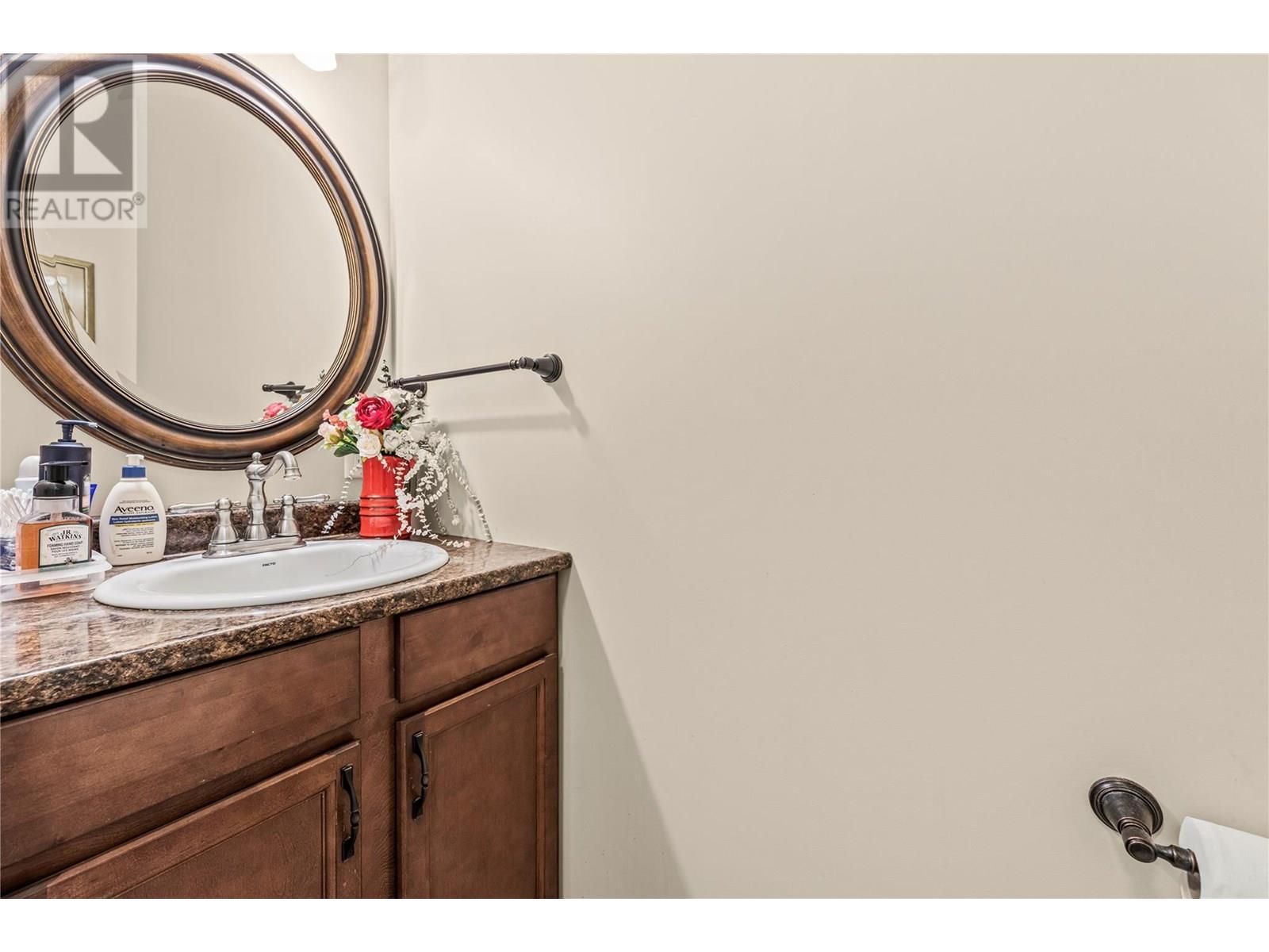 TAPPEN, British Columbia, V0E 2X2, CA, 2 Bedrooms Bedrooms, ,2 BathroomsBathrooms,Residential,For Sale,1868276