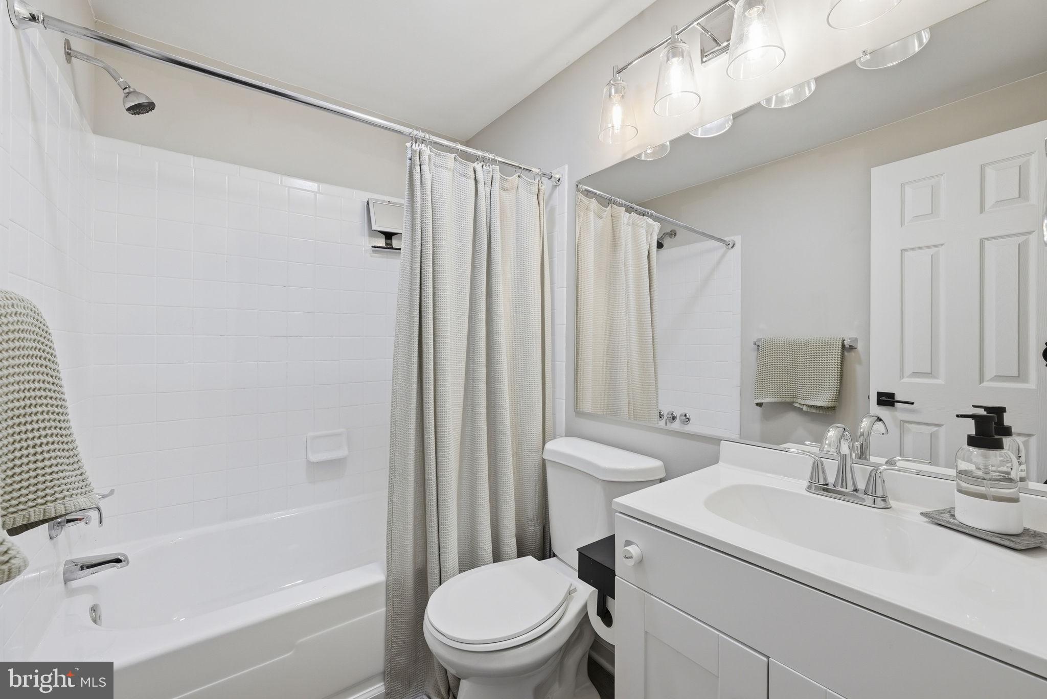 Fairfax, Virginia, 22031, United States, 3 Bedrooms Bedrooms, ,4 BathroomsBathrooms,Residential,For Sale,2048511