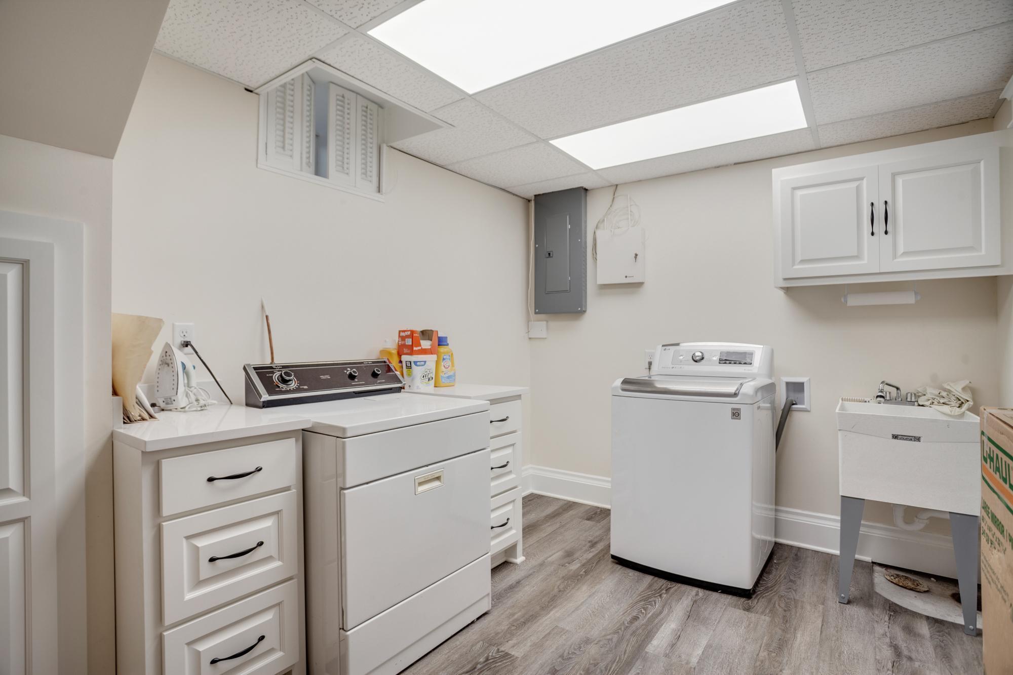 Minneapolis, Minnesota, 55408, United States, 5 Bedrooms Bedrooms, ,2 BathroomsBathrooms,Residential,For Sale,1960764