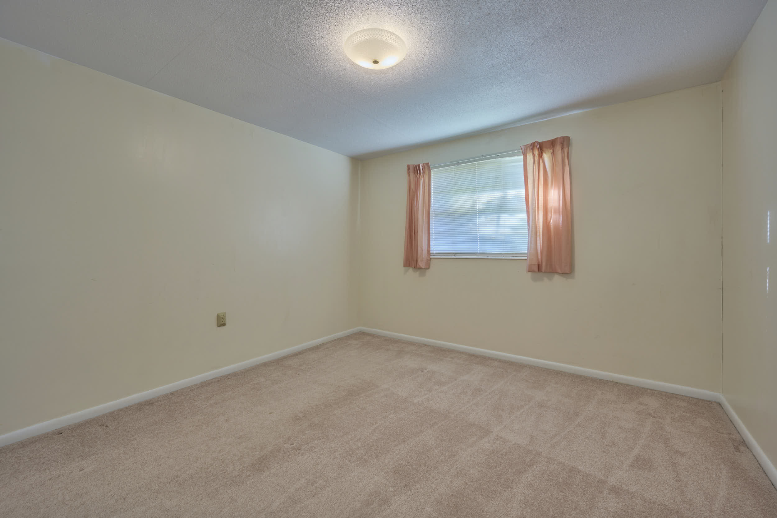 BARTOW, Florida, 33830, United States, 3 Bedrooms Bedrooms, ,2 BathroomsBathrooms,Residential,For Sale,1915491