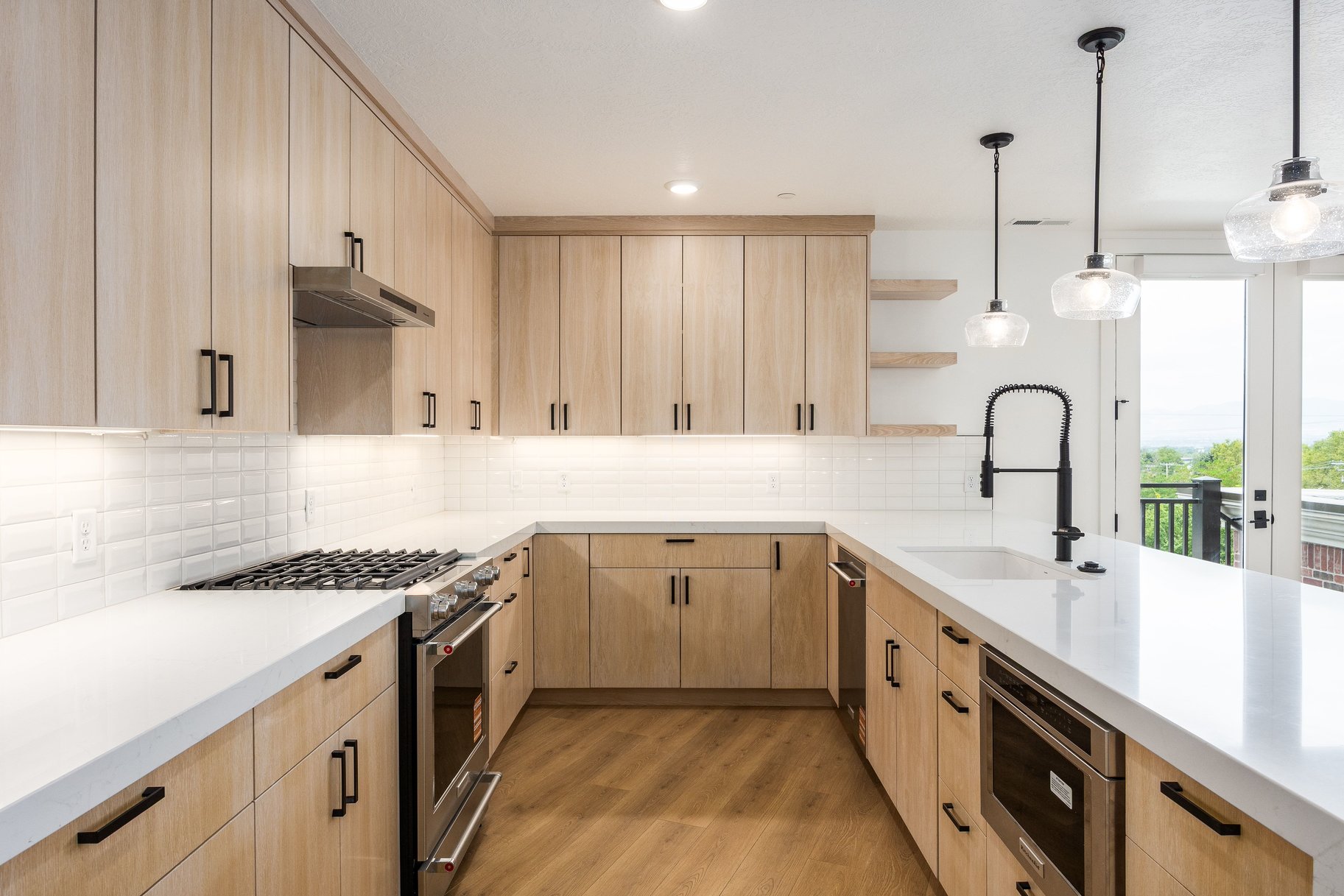  Newly Released Penthouse-Style Living in The Heart of Holladay Village - 物件實景
