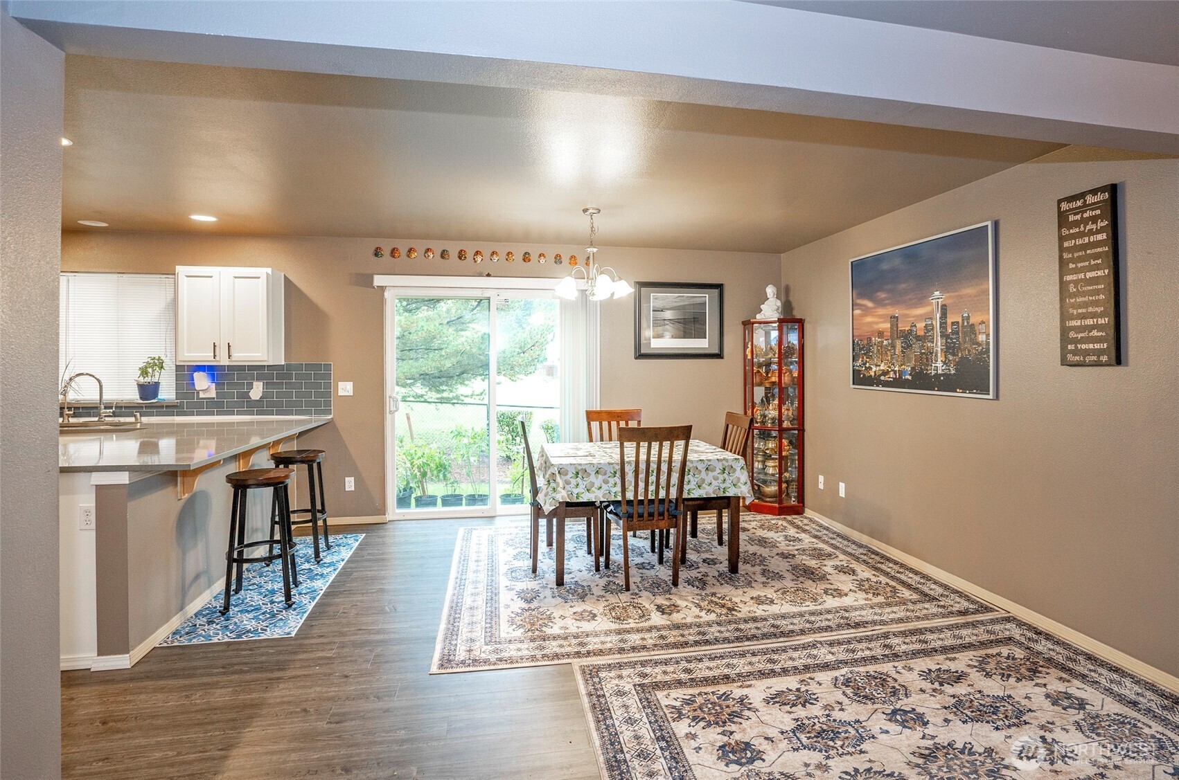 Puyallup, Washington, 98375, United States, 3 Bedrooms Bedrooms, ,3 BathroomsBathrooms,Residential,For Sale,1989392