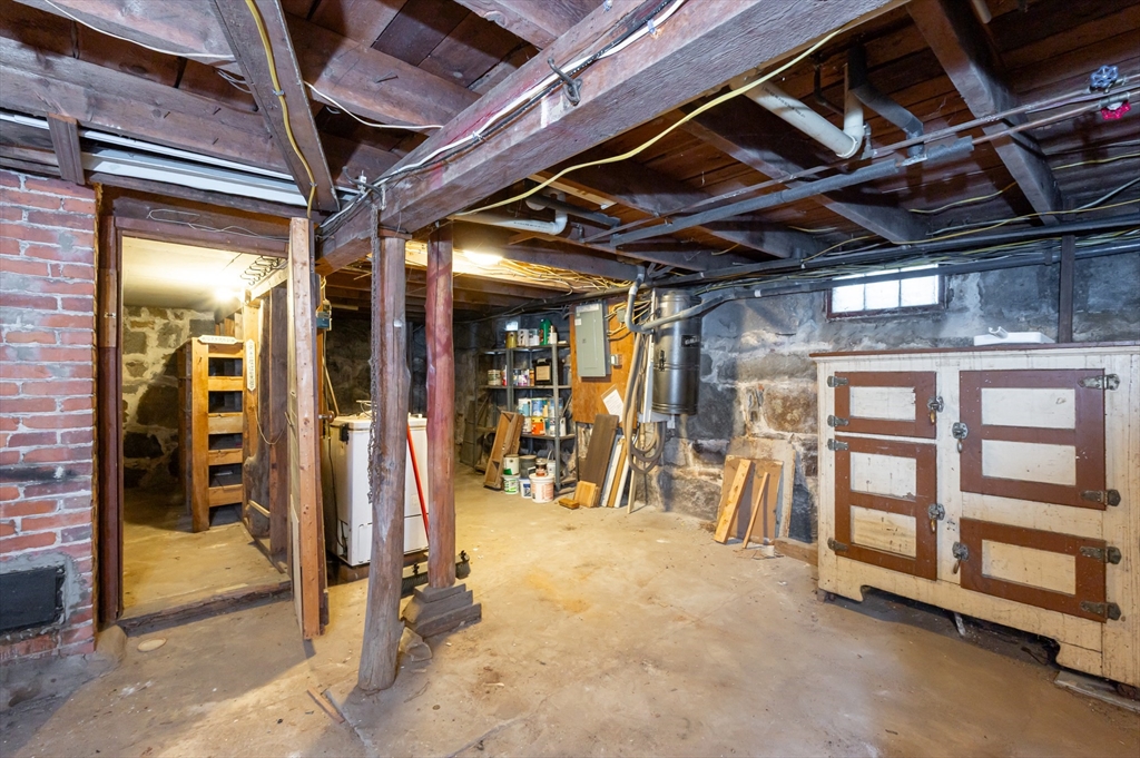 Billerica, Massachusetts, 01821, United States, 3 Bedrooms Bedrooms, ,2 BathroomsBathrooms,Residential,For Sale,1991745