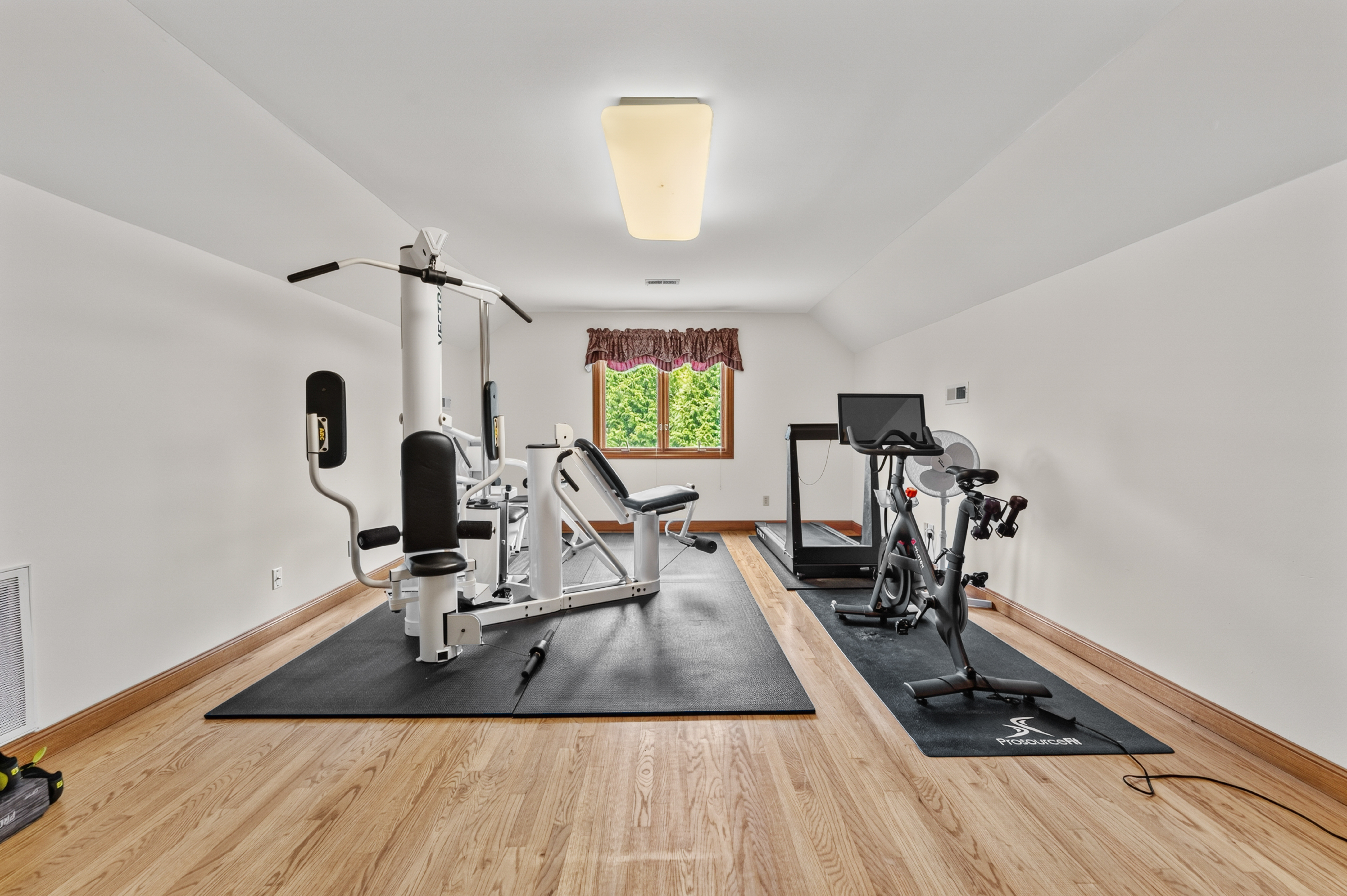  Light-Filled Contemporary on 2.35 Acres in Ladue - 物件實景
