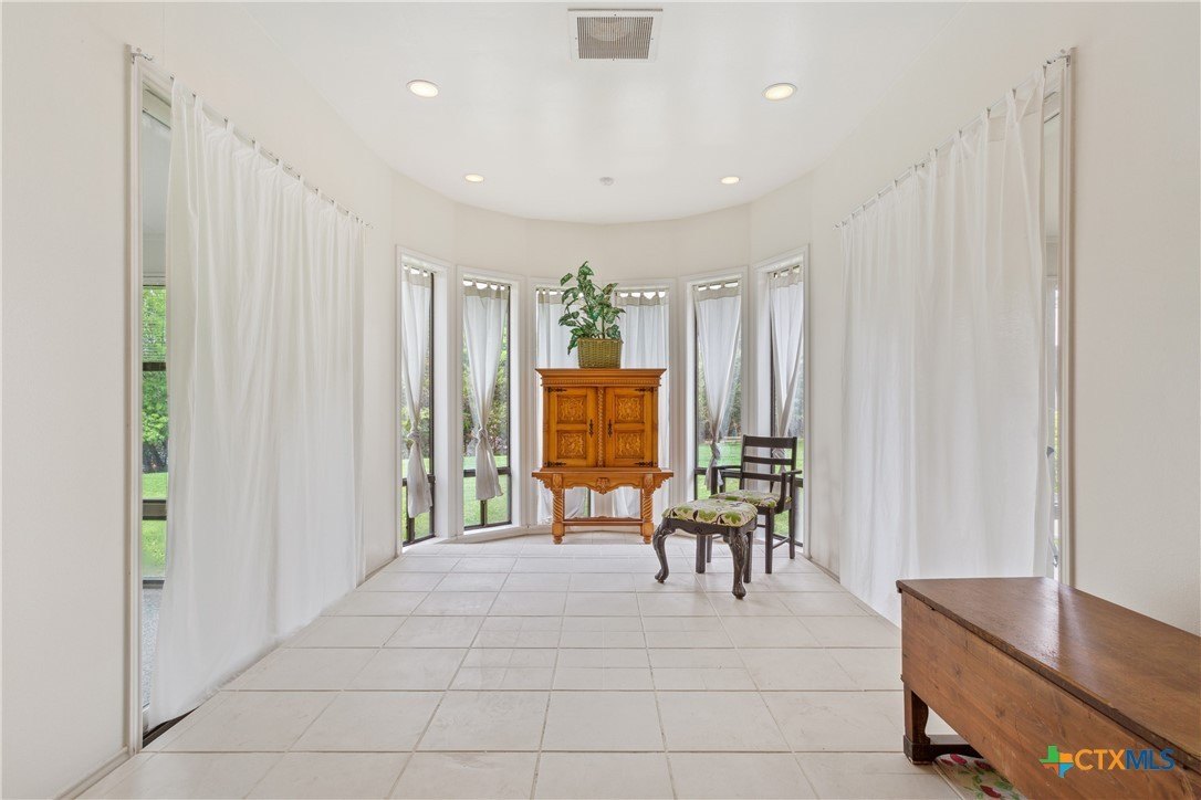 Salado, Texas, 76571, United States, 4 Bedrooms Bedrooms, ,7 BathroomsBathrooms,Residential,For Sale,1977249