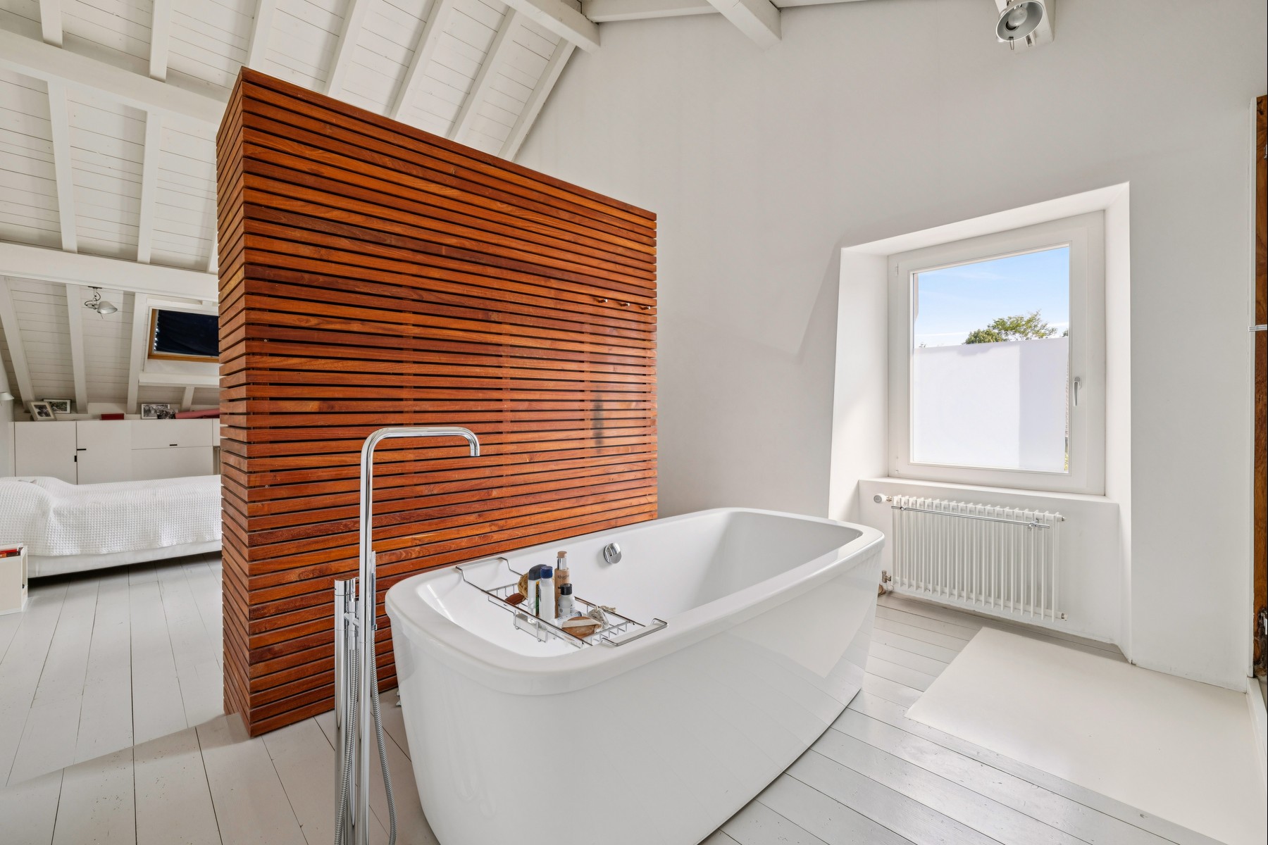  Charming home with a pool and investment potential - 物件實景