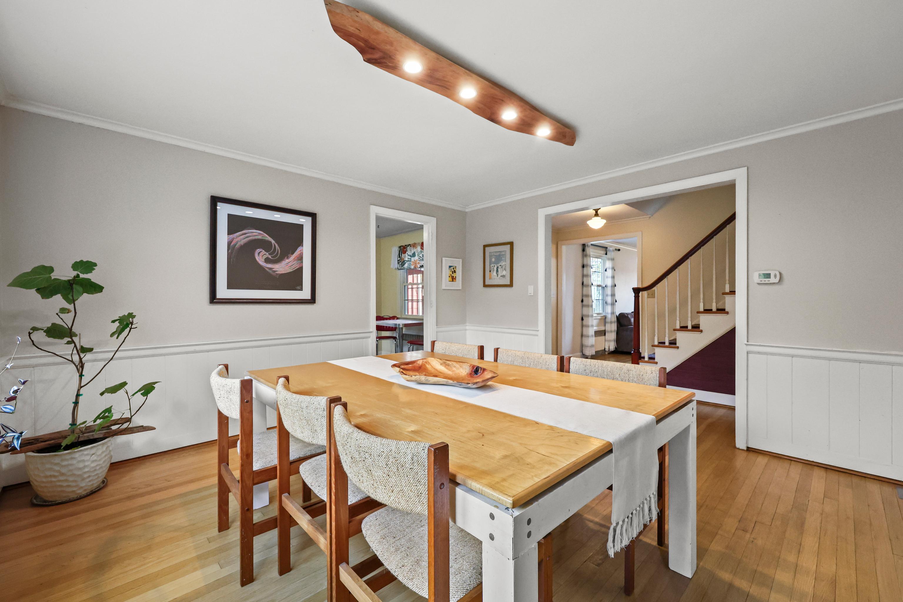 West Hartford, Connecticut, 06110, United States, 4 Bedrooms Bedrooms, ,2 BathroomsBathrooms,Residential,For Sale,1990757