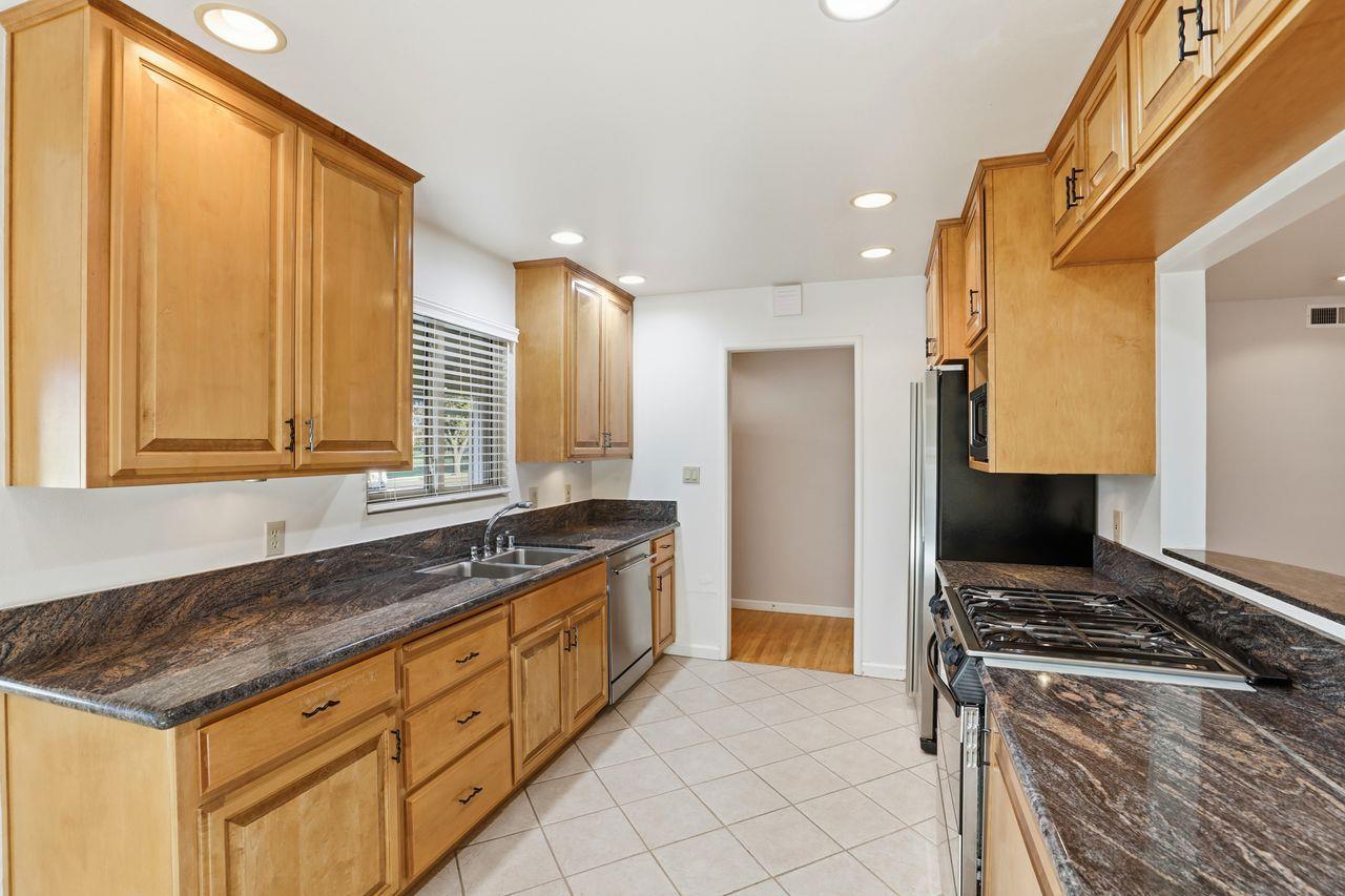 Sacramento, California, 95822, United States, 3 Bedrooms Bedrooms, ,2 BathroomsBathrooms,Residential,For Sale,1989013