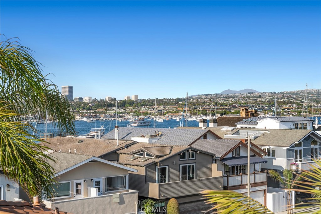 Newport Beach, California, 92661, United States, 4 Bedrooms Bedrooms, ,5 BathroomsBathrooms,Residential,For Sale,1875430