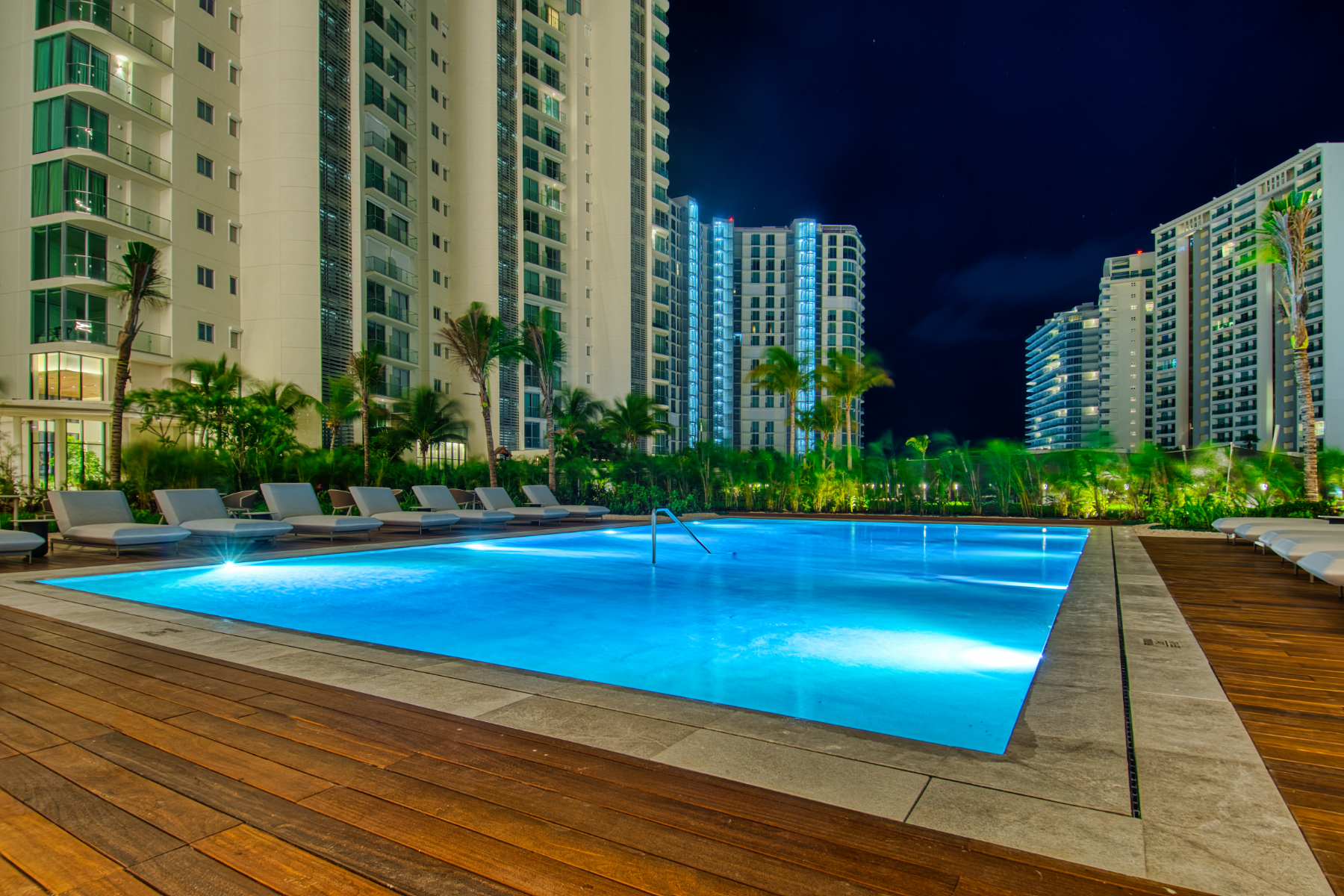  Oceanfront SLS Residences - 物件實景