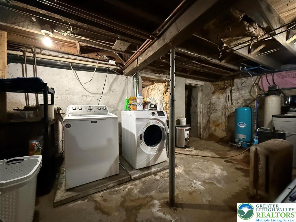 Allentown City, Pennsylvania, 18103, United States, 3 Bedrooms Bedrooms, ,2 BathroomsBathrooms,Residential,For Sale,1897296