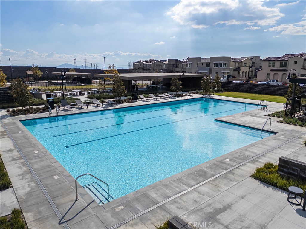 Fontana, California, 92336, United States, 4 Bedrooms Bedrooms, ,3 BathroomsBathrooms,Residential,For Sale,1995371