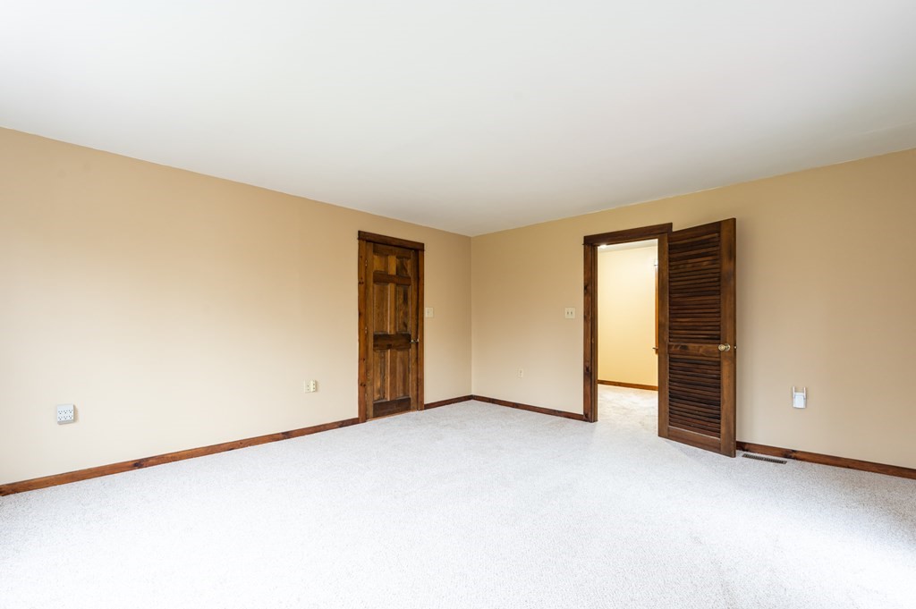 Milford, New Hampshire, 03055, United States, 4 Bedrooms Bedrooms, ,3 BathroomsBathrooms,Residential,For Sale,1862014
