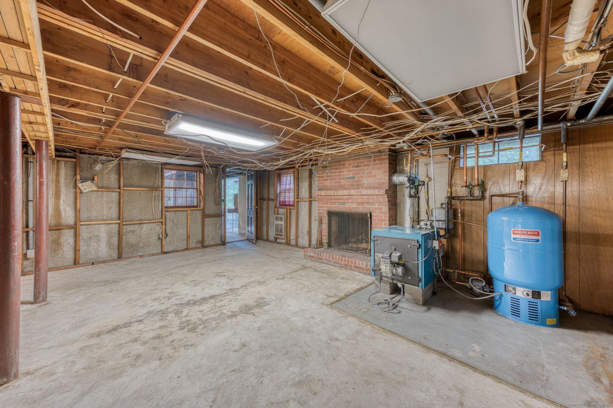 Wethersfield, Connecticut, 06109, United States, 4 Bedrooms Bedrooms, ,3 BathroomsBathrooms,Residential,For Sale,1935230