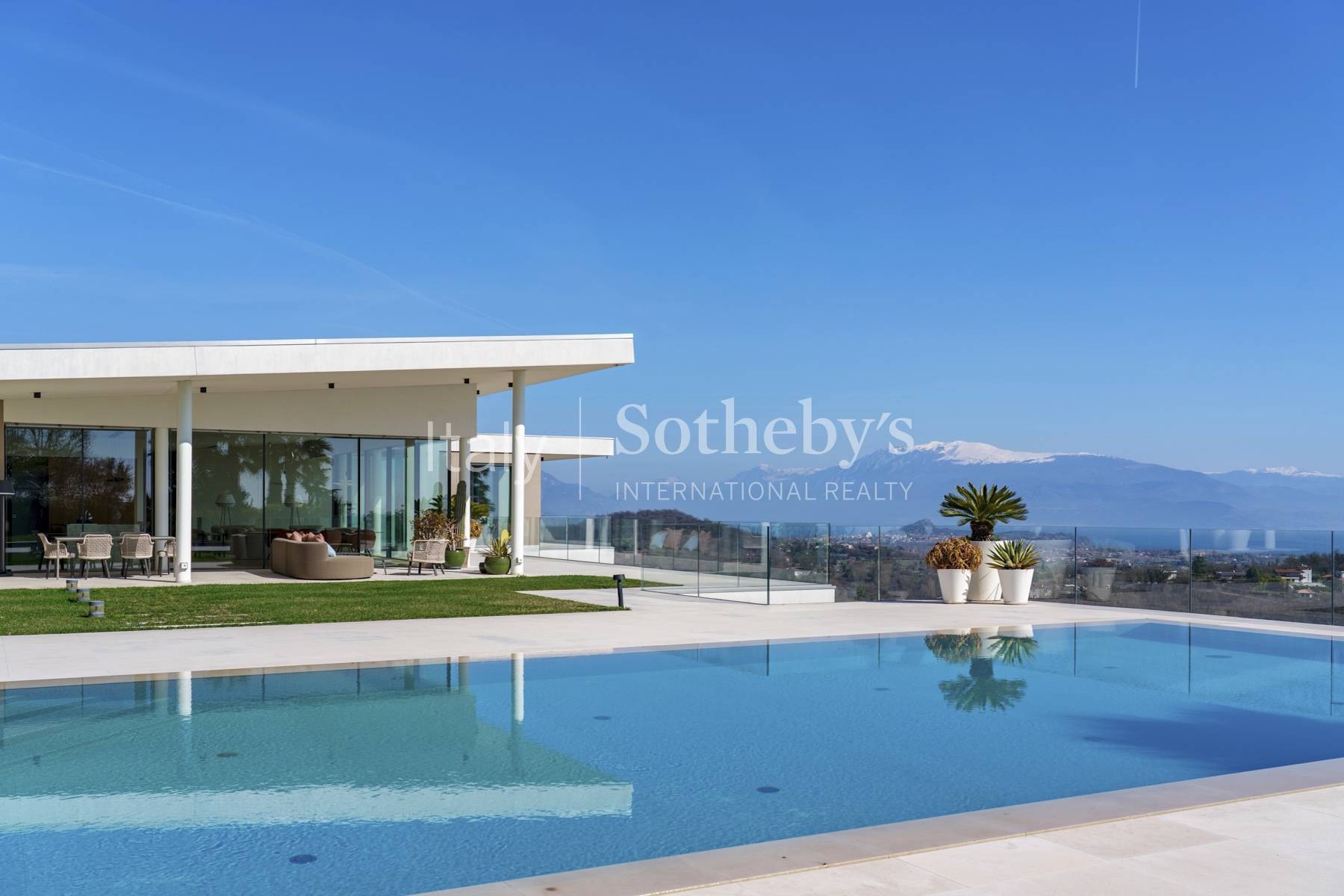  Exclusive Lake Garda Villa with Infinity Pool and Spectacular Views - 物件實景