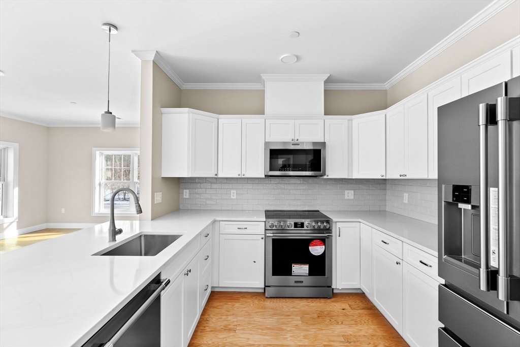 Milton, Massachusetts, 02186, United States, 2 Bedrooms Bedrooms, ,2 BathroomsBathrooms,Residential,For Sale,1907796