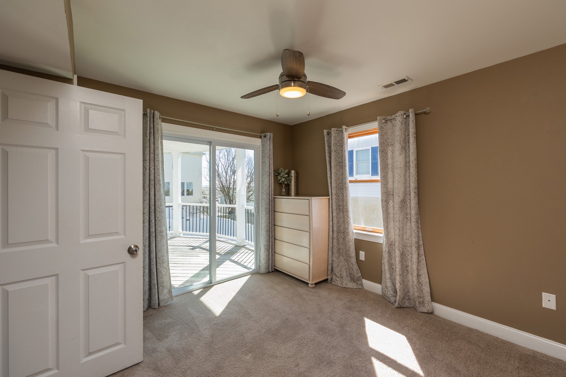  11 Point Drive - 物件實景