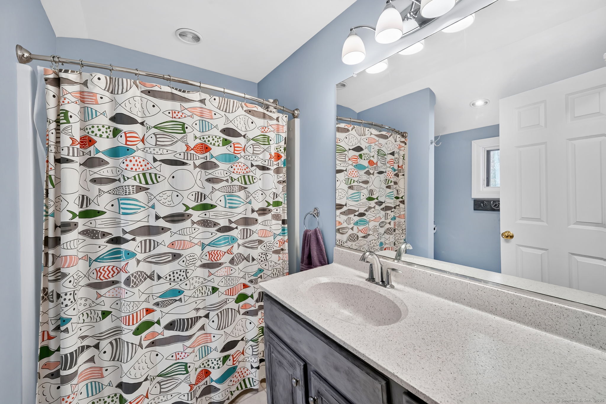 Suffield, Connecticut, 06078, United States, 4 Bedrooms Bedrooms, ,3 BathroomsBathrooms,Residential,For Sale,1988055