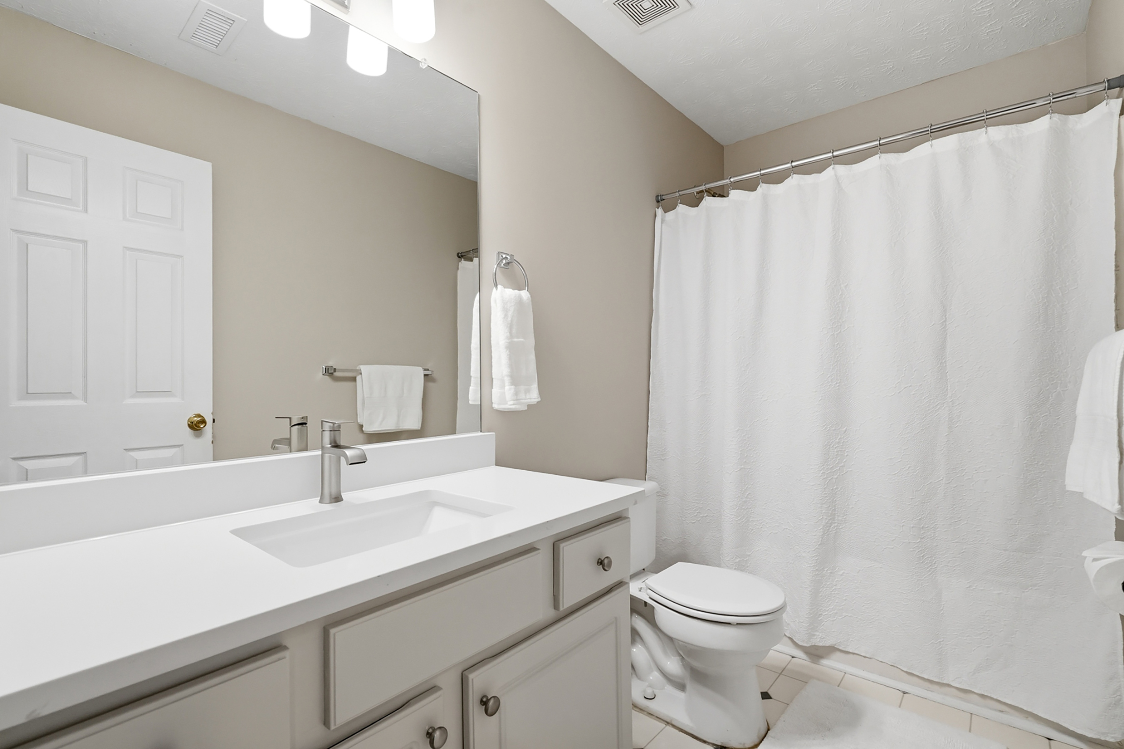  Private Cul-de-Sac Retreat in a Prime Alpharetta Swim Community - 物件實景