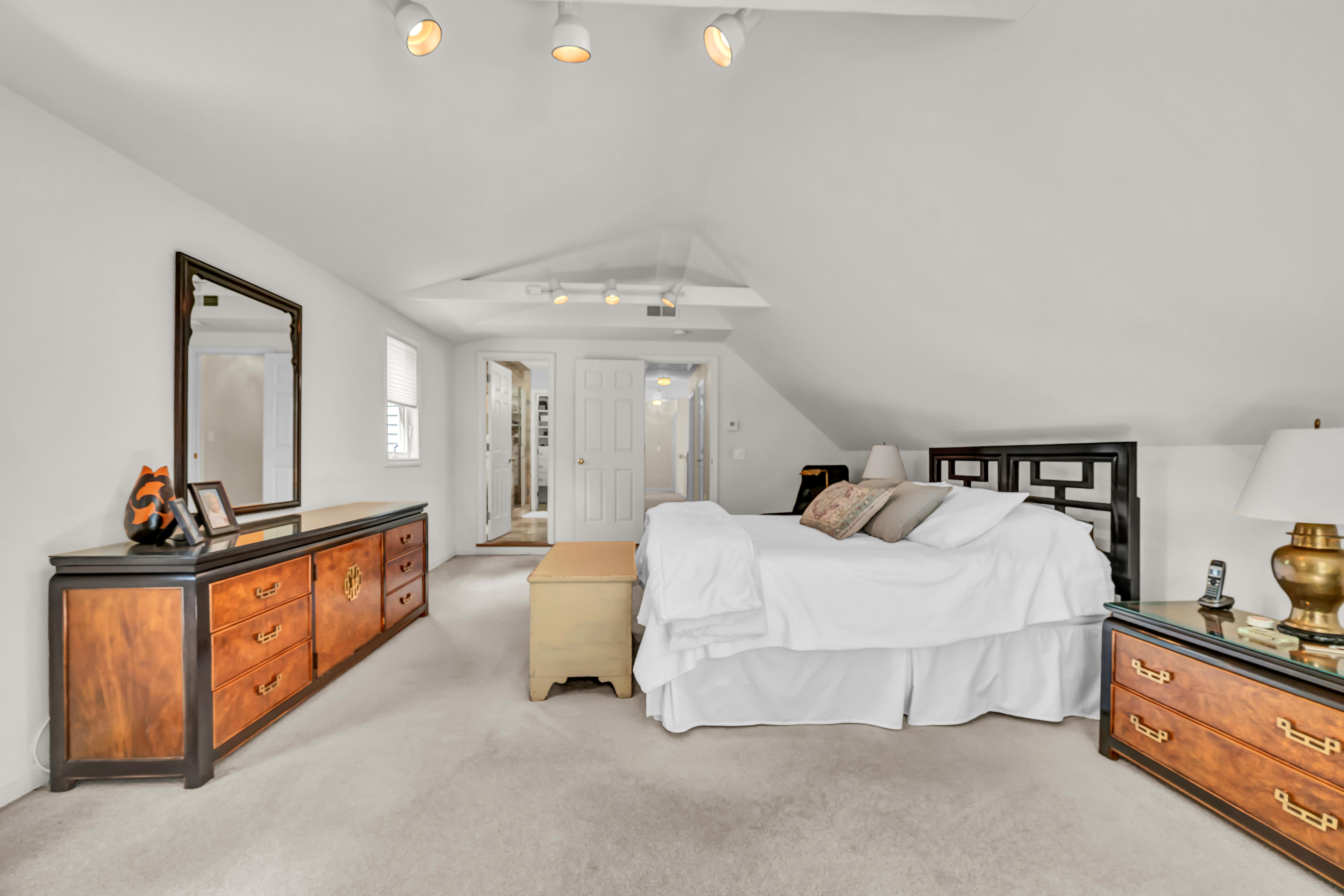  Beautiful Maintained Colonial - 物件實景