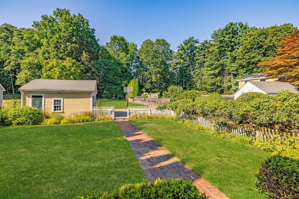 Amesbury, Massachusetts, 01913, United States, 5 Bedrooms Bedrooms, ,4 BathroomsBathrooms,Residential,For Sale,1992950