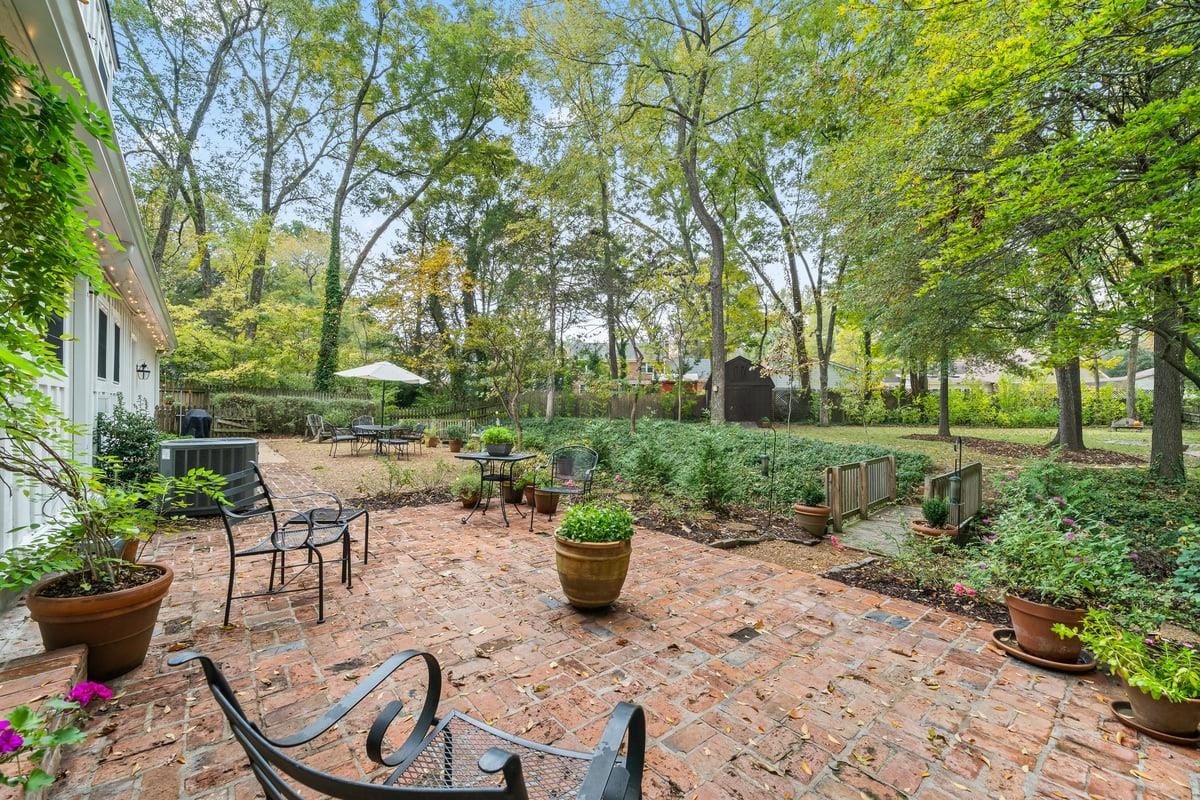 Collierville, Tennessee, 38017, United States, 3 Bedrooms Bedrooms, ,3 BathroomsBathrooms,Residential,For Sale,1989206