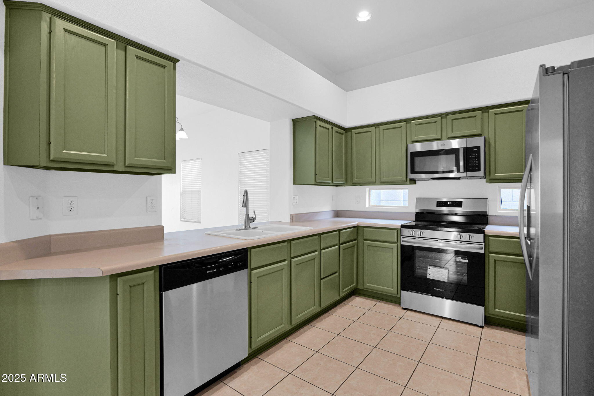 Gold Canyon, Arizona, 85118, United States, 3 Bedrooms Bedrooms, ,2 BathroomsBathrooms,Residential,For Sale,1993250