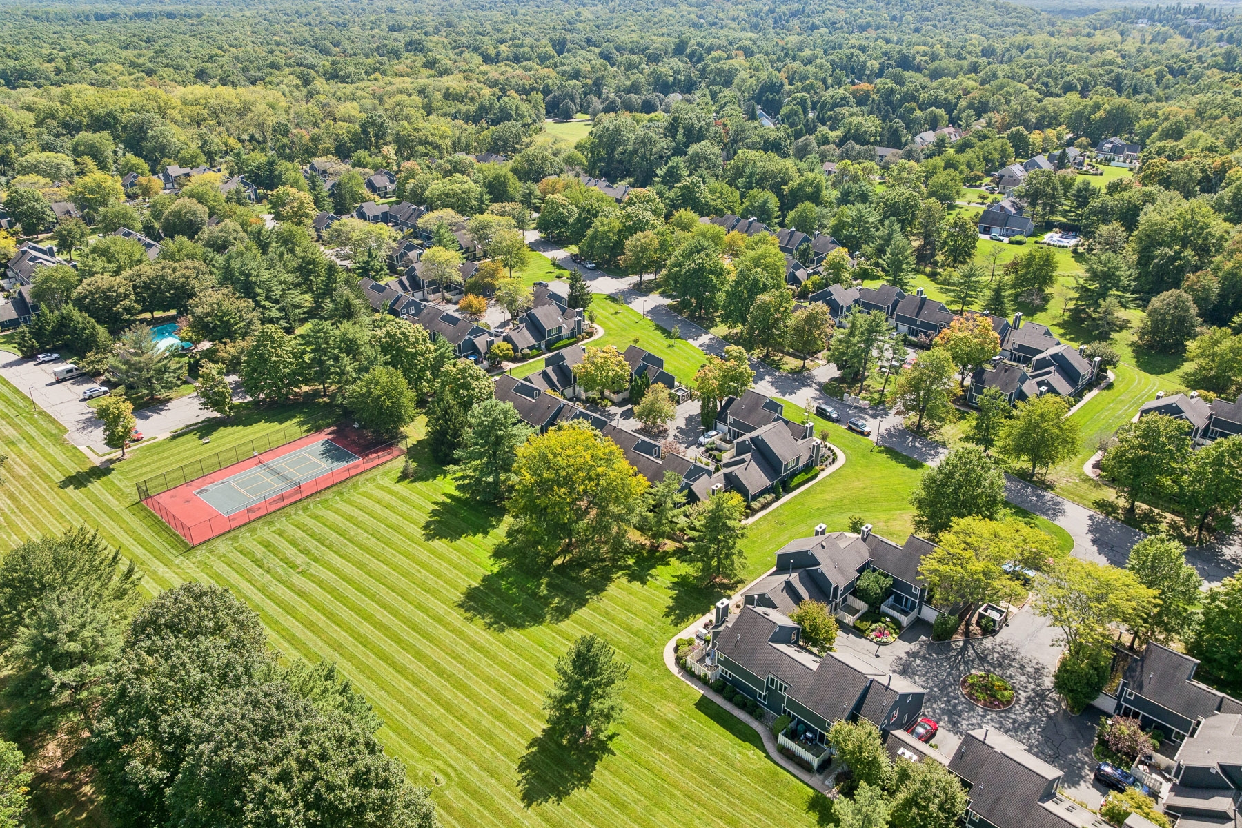  ?Lord Stirling Village? Beautifully Updated Three Bedroom Townhome - 物件實景