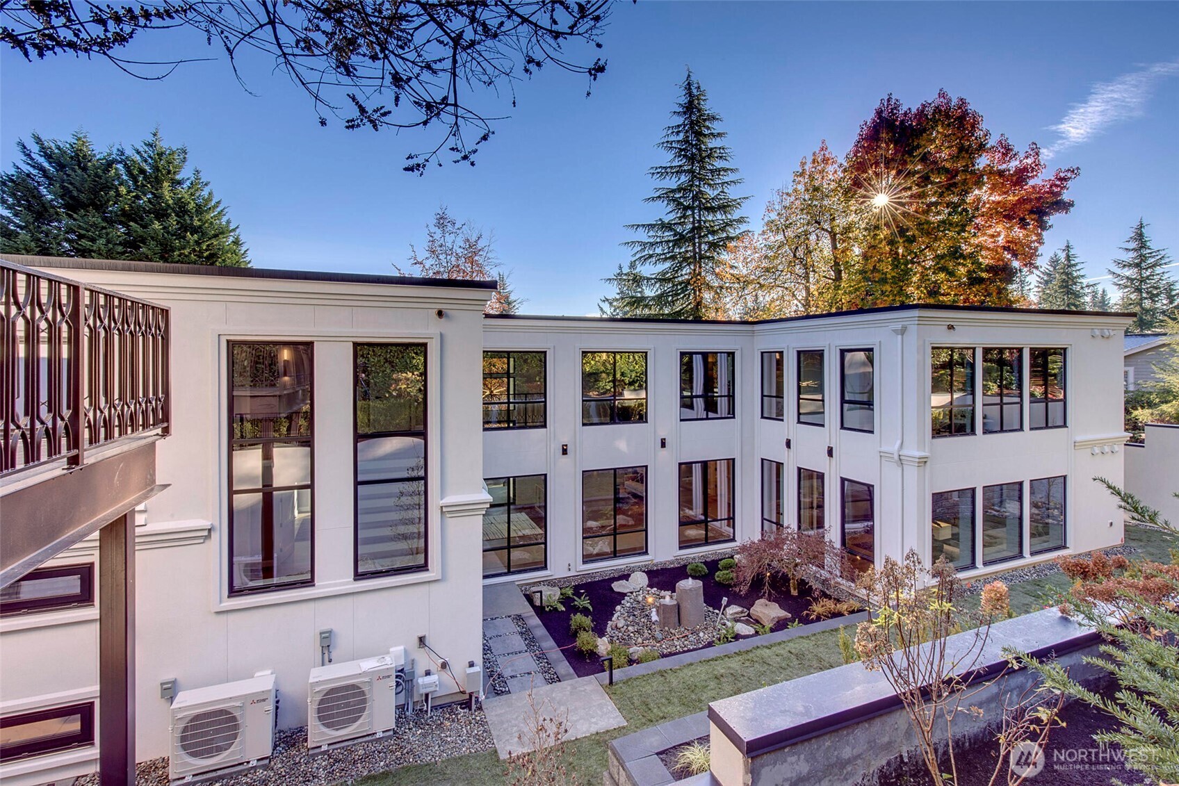 Medina, Washington, 98039, United States, 5 Bedrooms Bedrooms, ,6 BathroomsBathrooms,Residential,For Sale,1988345