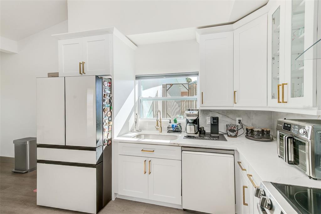 Largo, Florida, 33771, United States, 3 Bedrooms Bedrooms, ,2 BathroomsBathrooms,Residential,For Sale,1991349