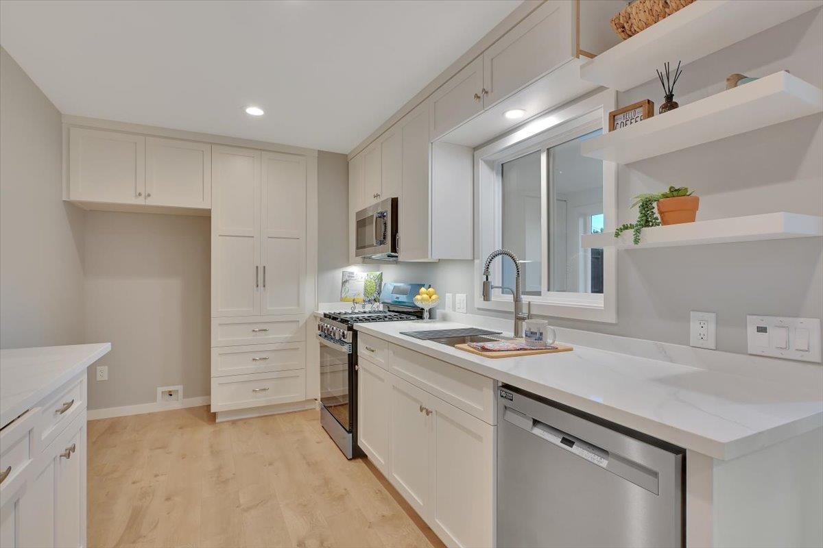 Sacramento, California, 95864, United States, ,Residential,For Sale,1989325