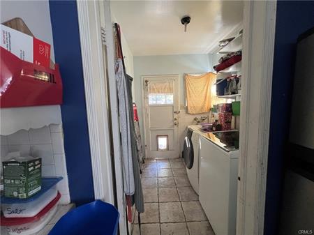 Van Nuys, California, 91401, United States, 2 Bedrooms Bedrooms, ,1 BathroomBathrooms,Residential,For Sale,1914216