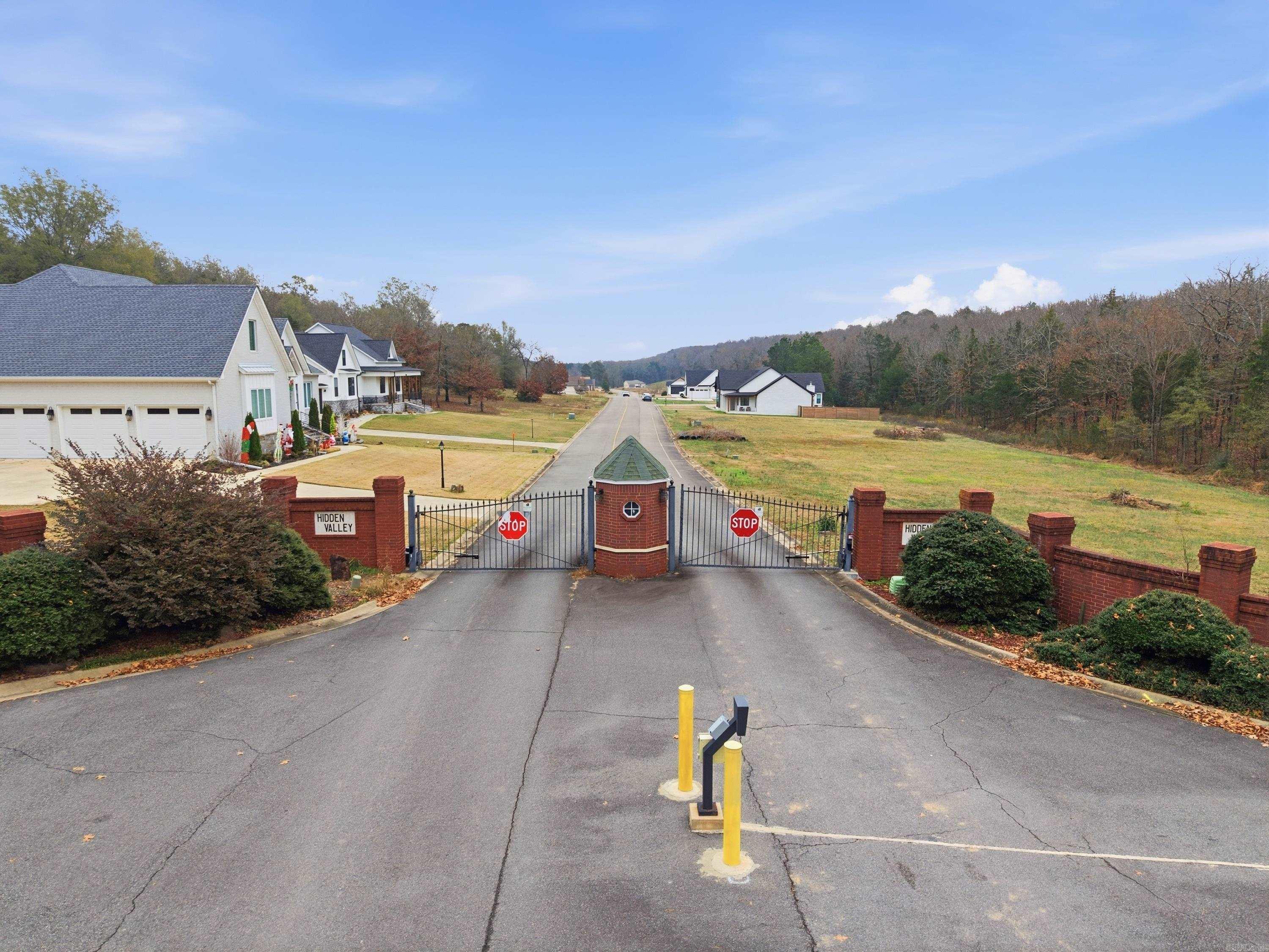 Morrilton, Arkansas, 72110, United States, 3 Bedrooms Bedrooms, ,4 BathroomsBathrooms,Residential,For Sale,2003394