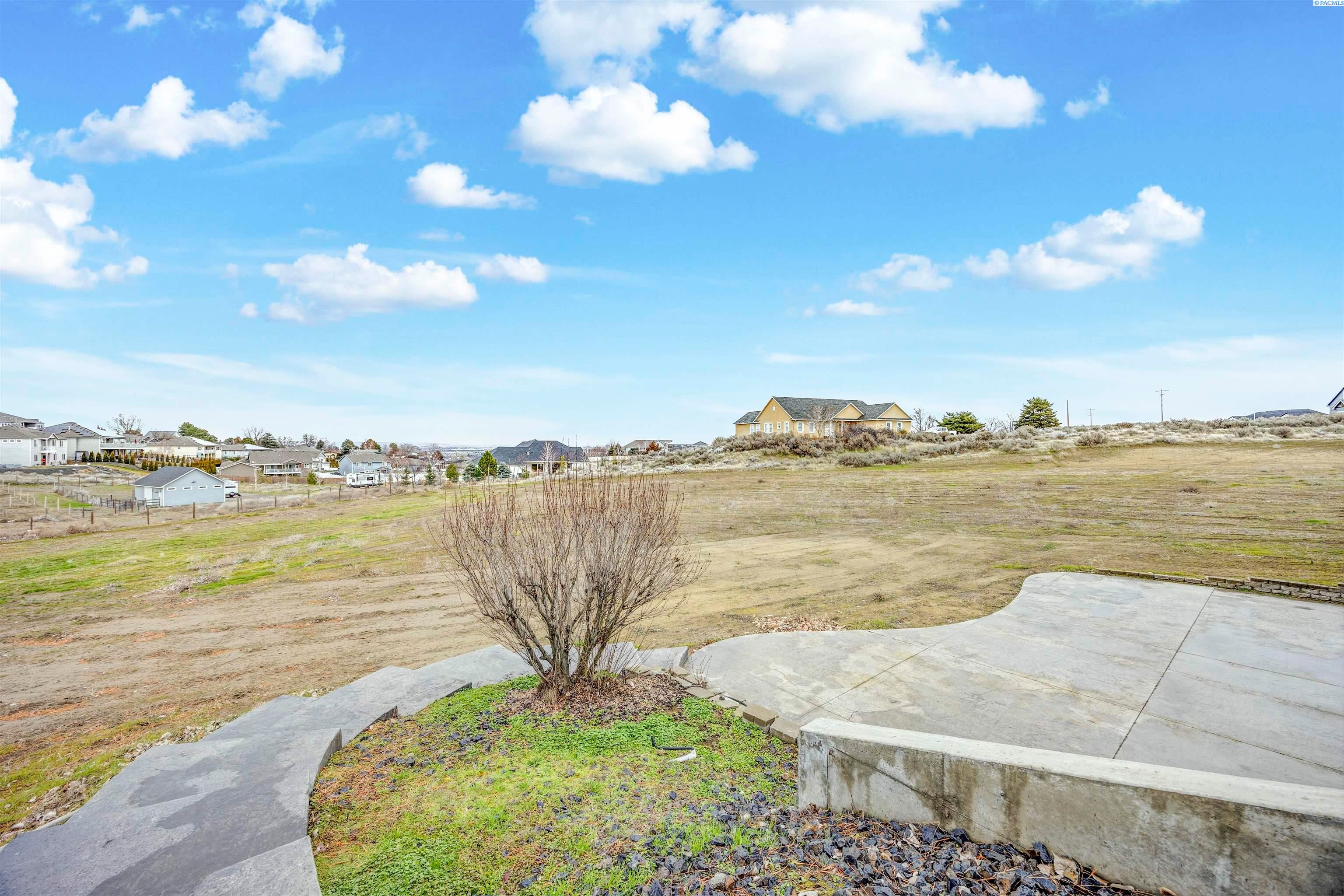 West Richland, Washington, 99353, United States, 5 Bedrooms Bedrooms, ,3 BathroomsBathrooms,Residential,For Sale,2020893