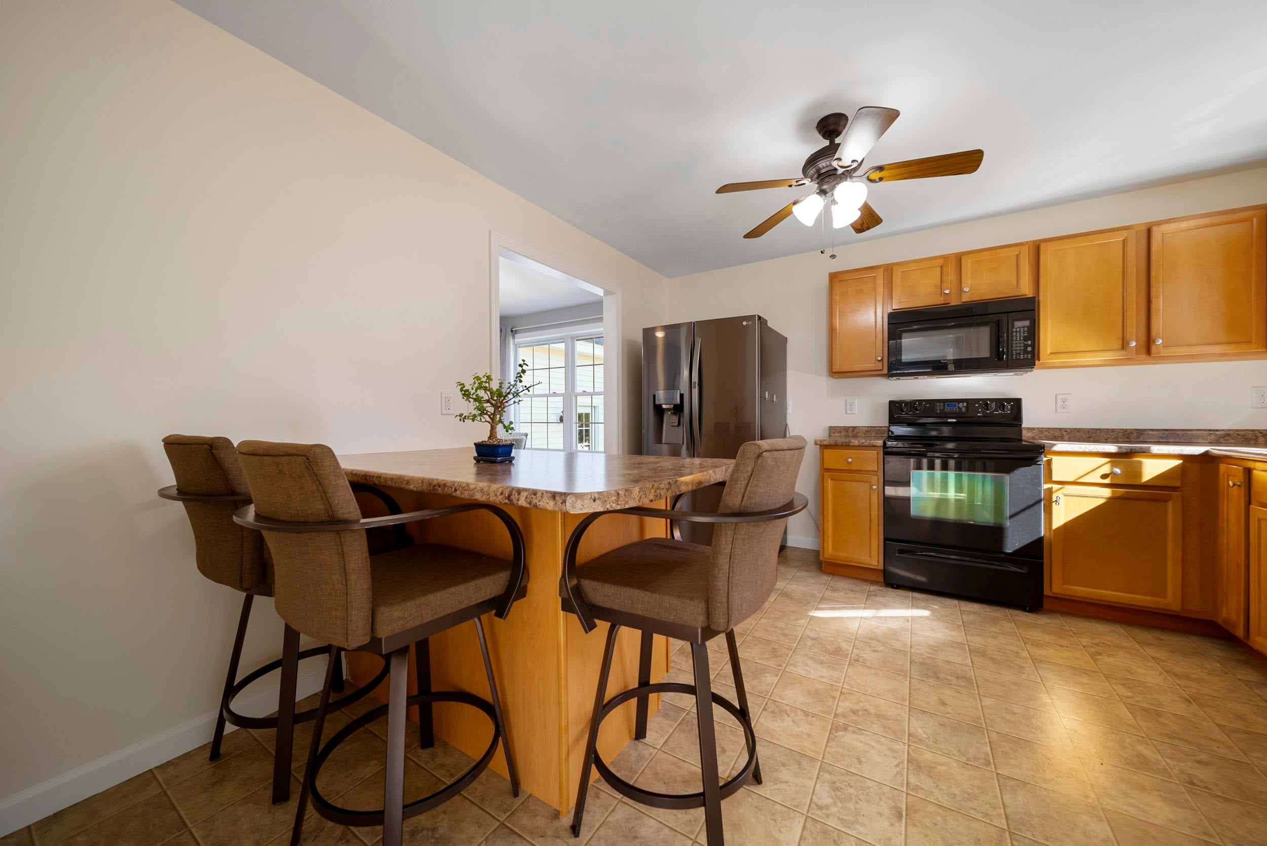 Hooksett, New Hampshire, 03106, United States, 3 Bedrooms Bedrooms, ,2 BathroomsBathrooms,Residential,For Sale,1942312
