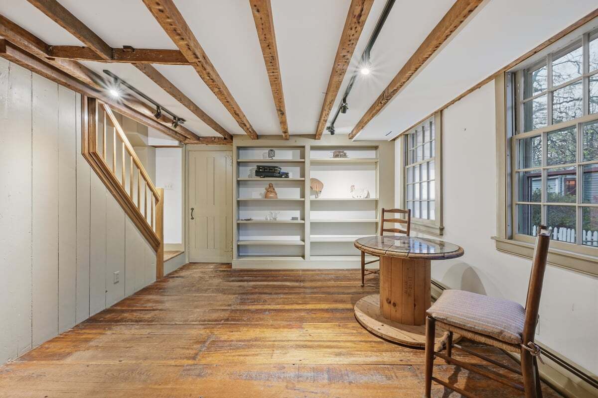 Guilford, Connecticut, 06437, United States, 5 Bedrooms Bedrooms, ,Residential,For Sale,2002504