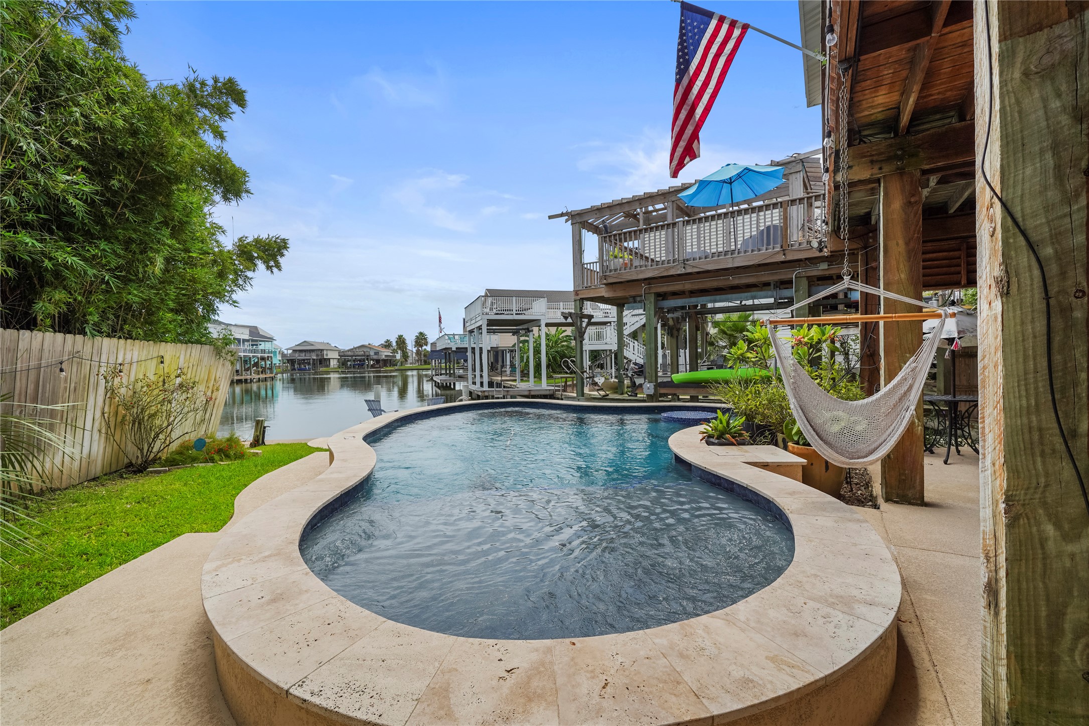 Jamaica Beach, Texas, 77554, United States, 3 Bedrooms Bedrooms, ,4 BathroomsBathrooms,Residential,For Sale,1932424