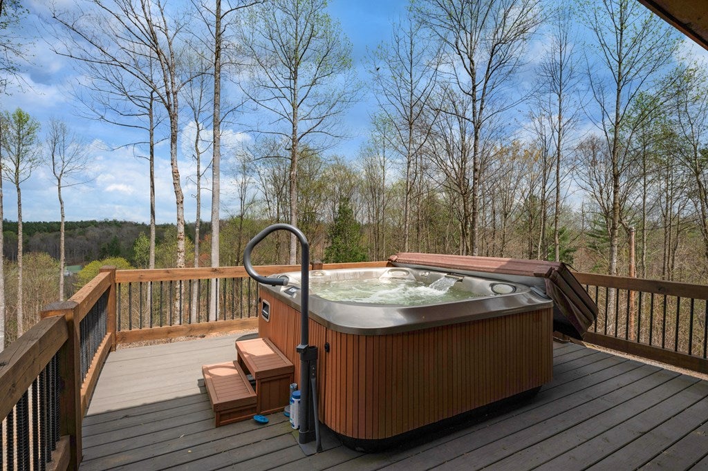 Blue Ridge, Georgia, 30513, United States, 4 Bedrooms Bedrooms, ,3 BathroomsBathrooms,Residential,For Sale,1762405
