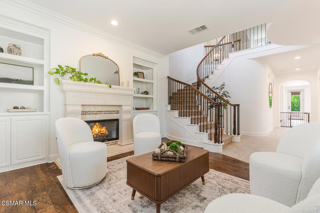 Simi Valley, California, 93065, United States, 4 Bedrooms Bedrooms, ,4 BathroomsBathrooms,Residential,For Sale,1978928