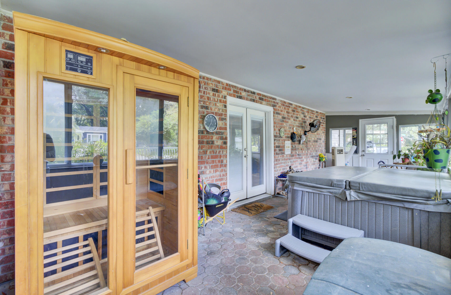 Charleston, South Carolina, 29407, United States, 4 Bedrooms Bedrooms, ,2 BathroomsBathrooms,Residential,For Sale,1950272