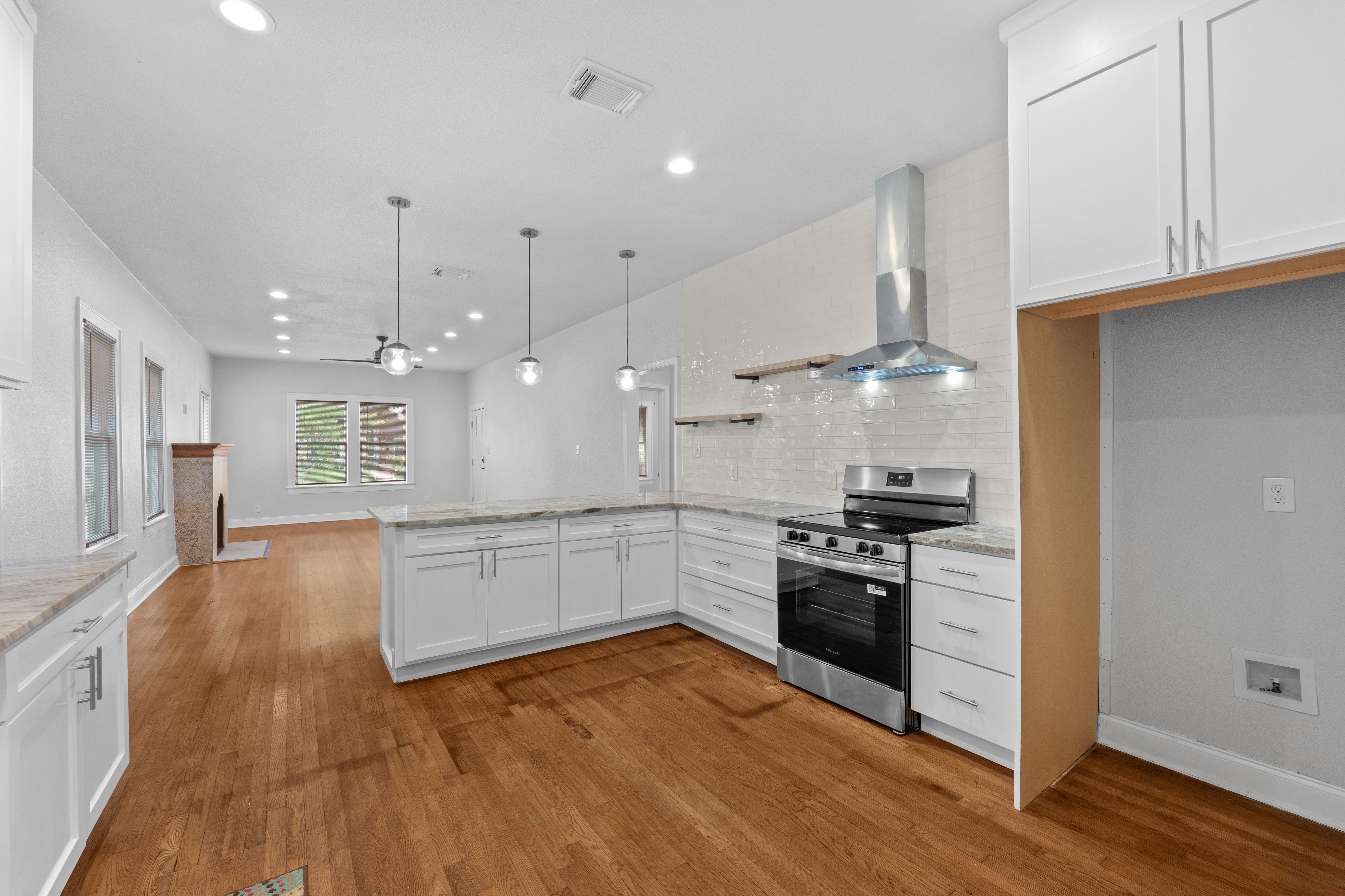  Charming 1929 Tudor with Modern Updates - 物件實景