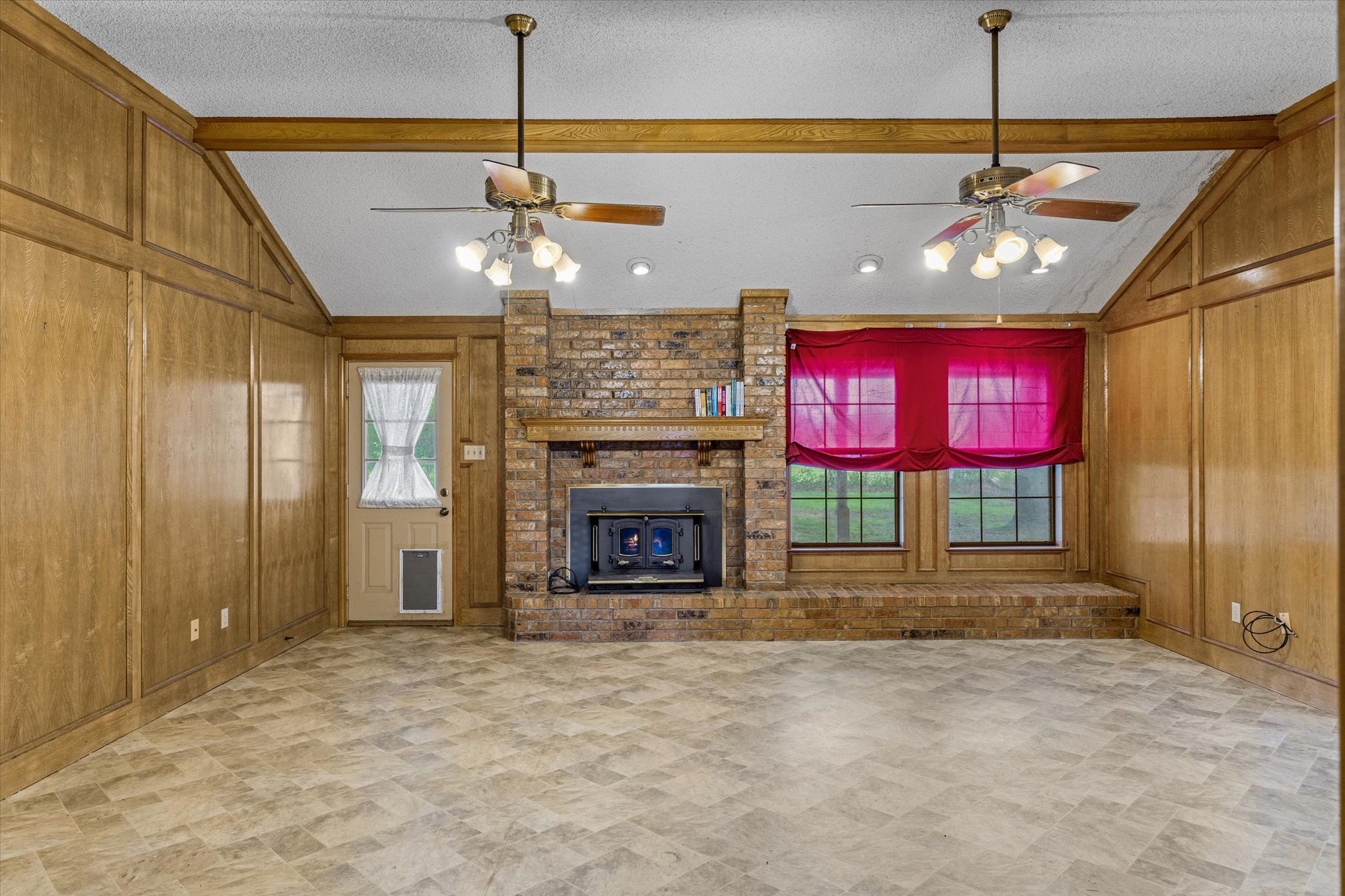 Canton, Texas, 75103, United States, 3 Bedrooms Bedrooms, ,2 BathroomsBathrooms,Residential,For Sale,1974992