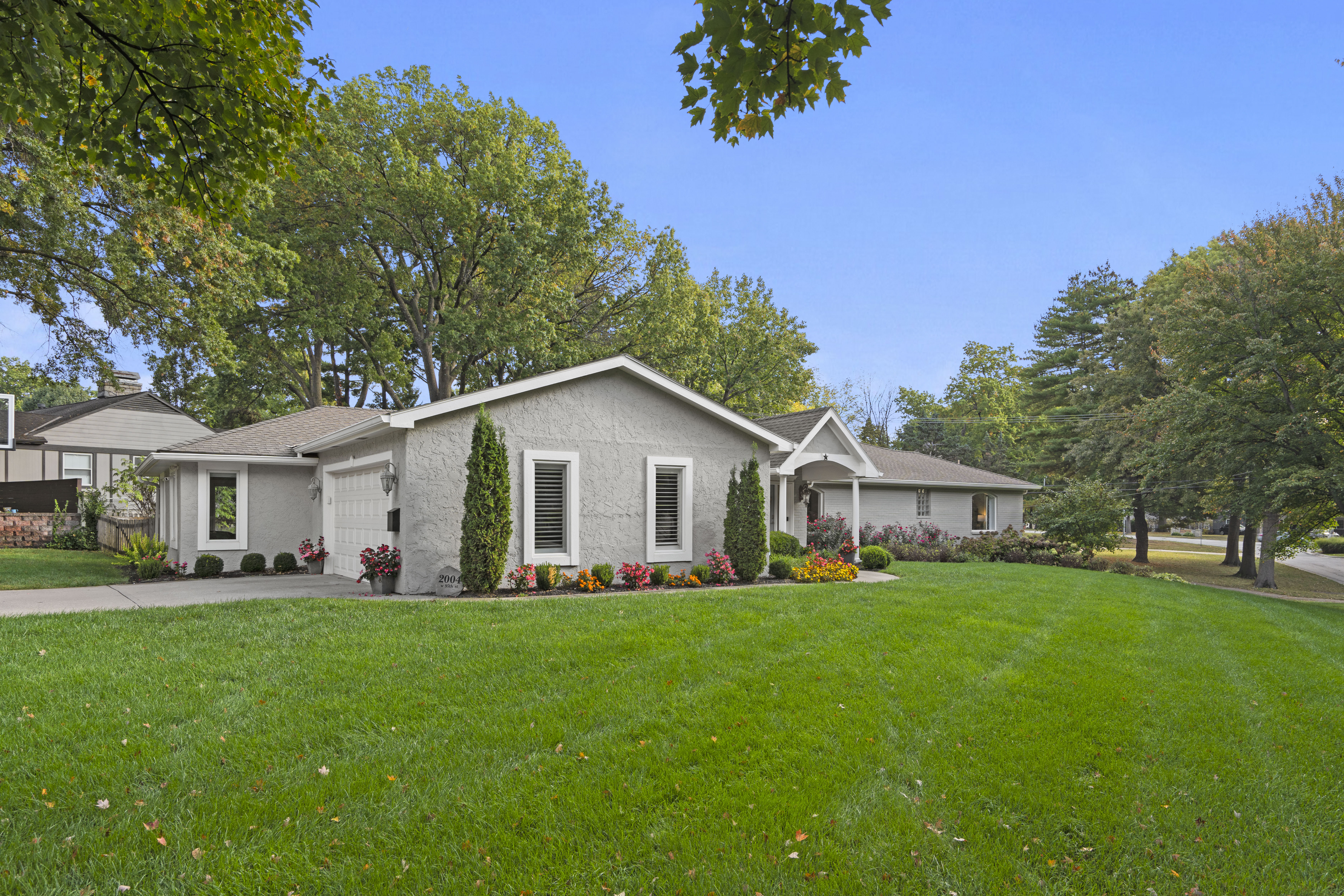 2004 West 97th Street, Leawood, KS 66206 