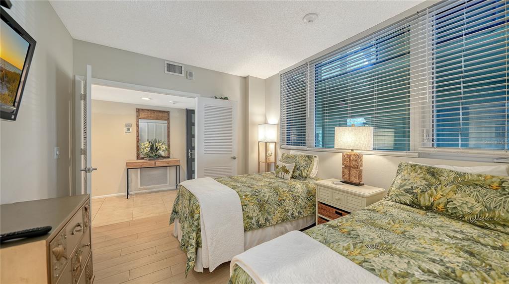 Longboat Key, Florida, 34228, United States, 2 Bedrooms Bedrooms, ,2 BathroomsBathrooms,Residential,For Sale,1995565