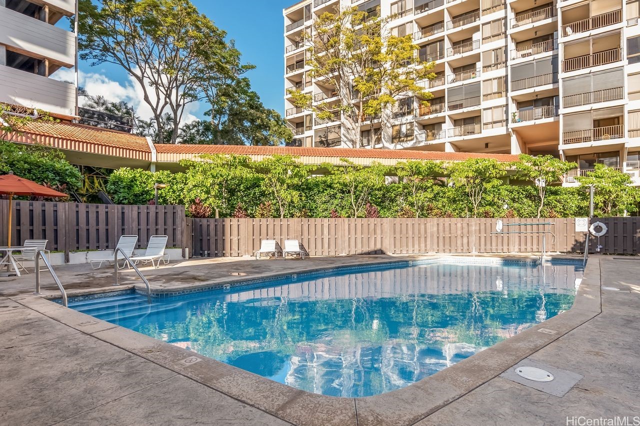 Honolulu, Hawaii, 96816, United States, 2 Bedrooms Bedrooms, ,2 BathroomsBathrooms,Residential,For Sale,1836905