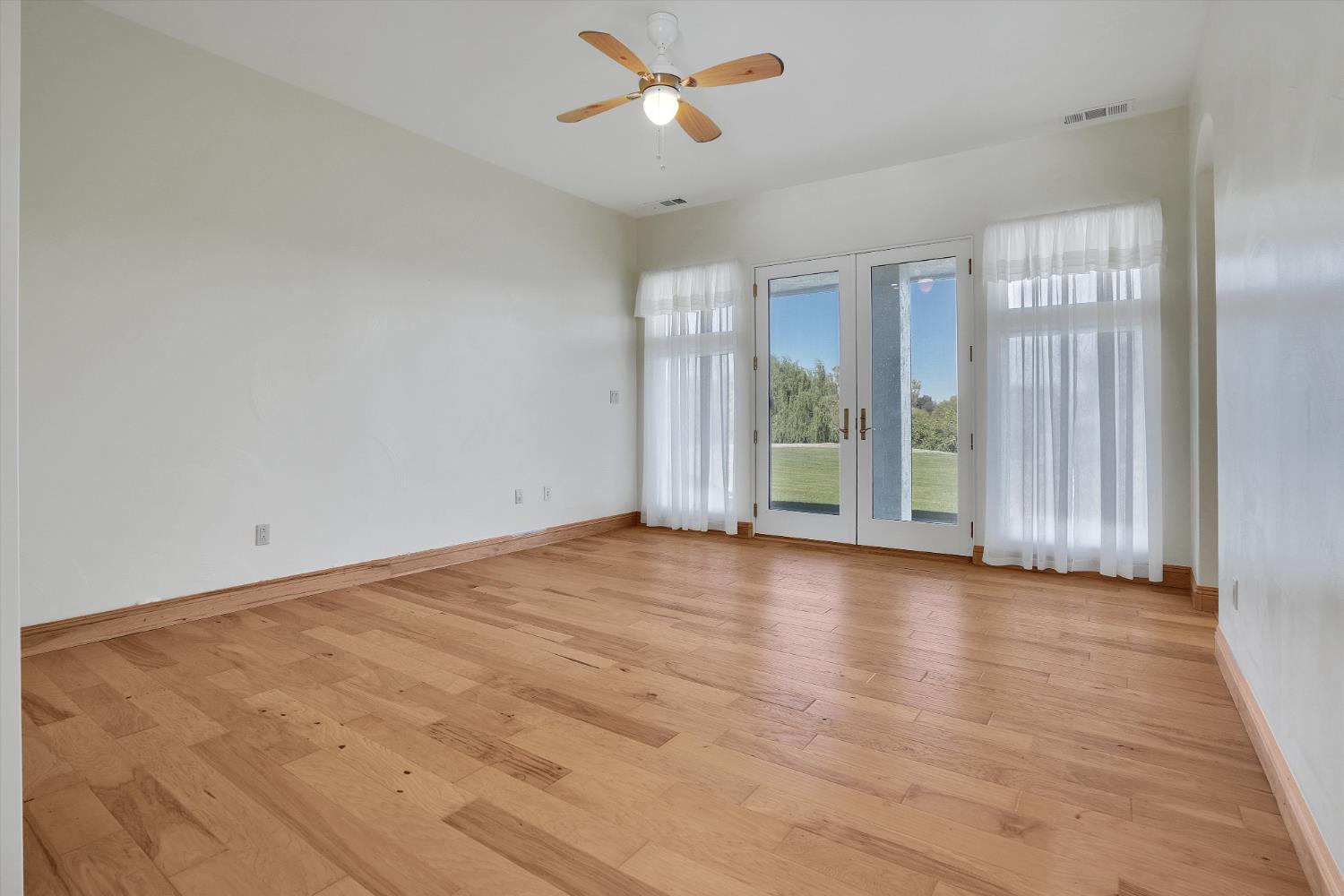 Stevinson, California, 95374, United States, 4 Bedrooms Bedrooms, ,3 BathroomsBathrooms,Residential,For Sale,2000043