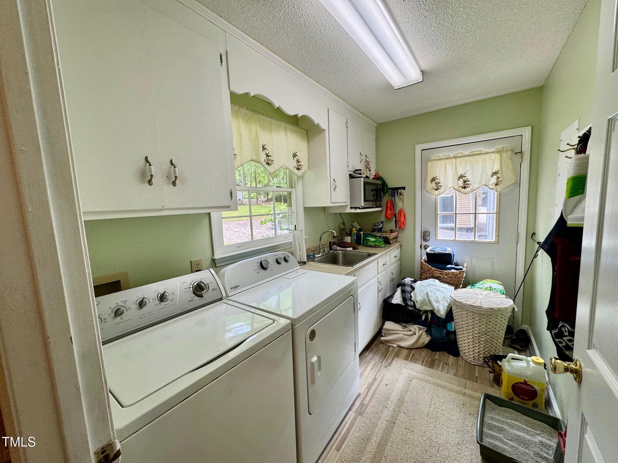 Henderson, North Carolina, 27537, United States, 3 Bedrooms Bedrooms, ,3 BathroomsBathrooms,Residential,For Sale,1848561