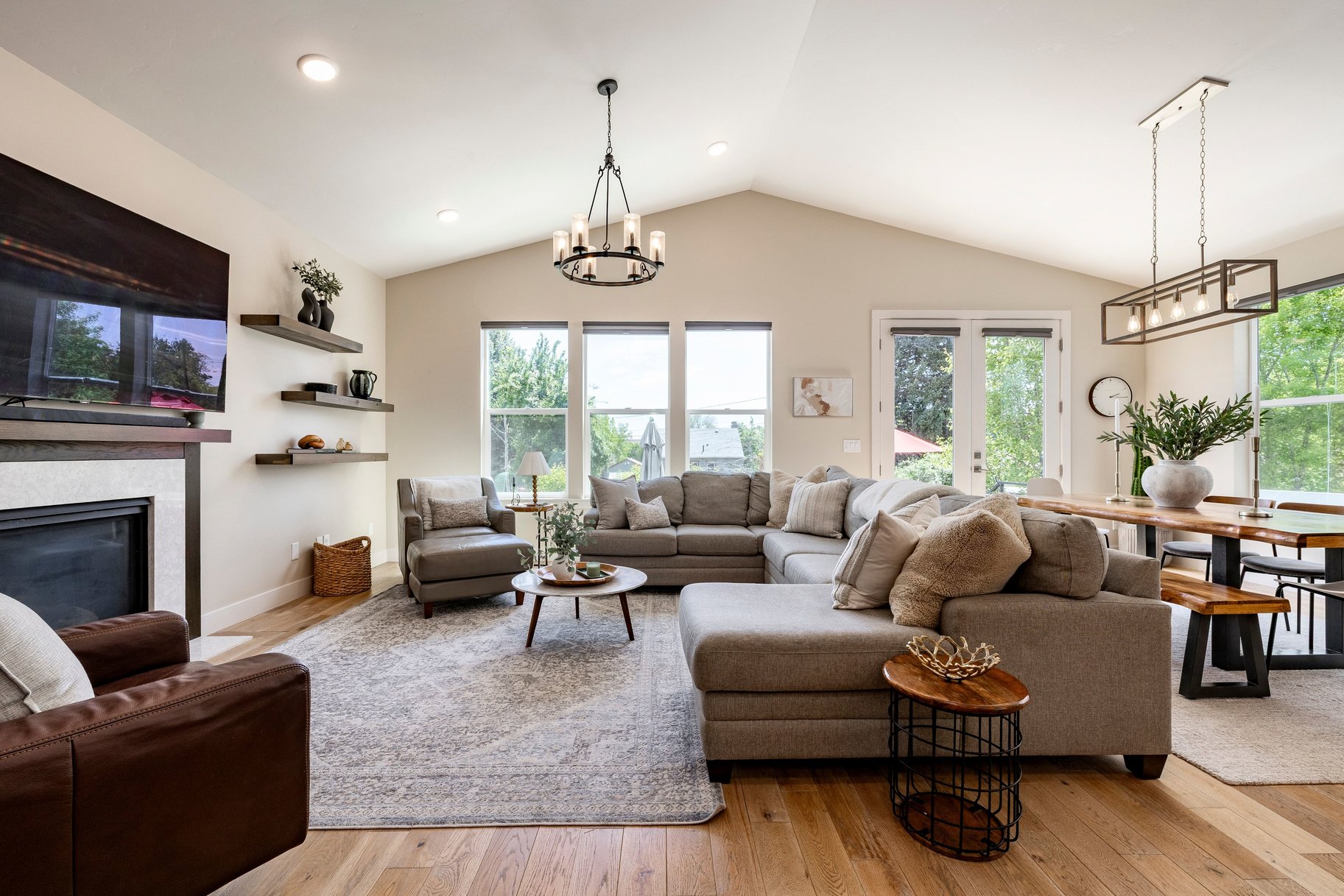  Custom Built, 2020, Amazing Finishes and Floor Plan - 物件實景